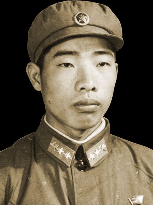 1965年6月，王杰所在的工兵营前往江苏邳县，在大运河进行泅渡训练。